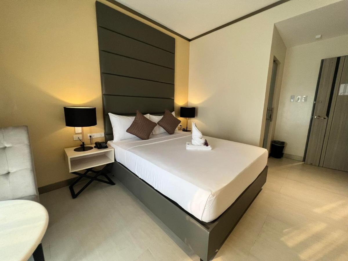 Yes Hotel Imus Cavite Exteriér fotografie