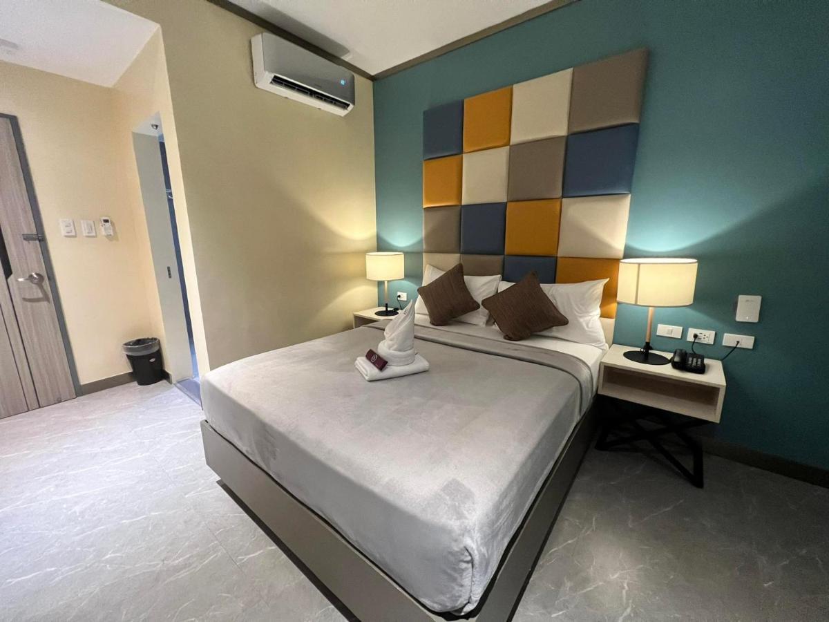 Yes Hotel Imus Cavite Exteriér fotografie